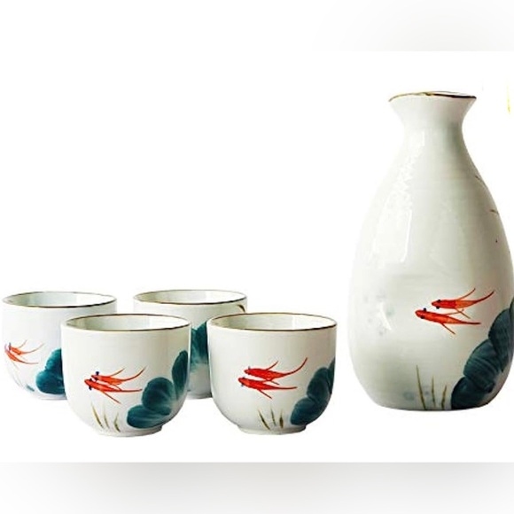 Other - Porcelain Japanese Sake Set. New, still in box